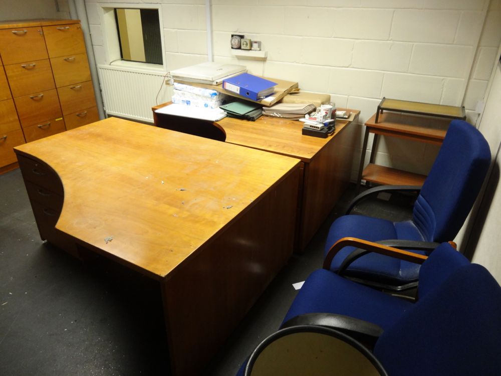 Large Selection of Office Furniture 1st Machinery